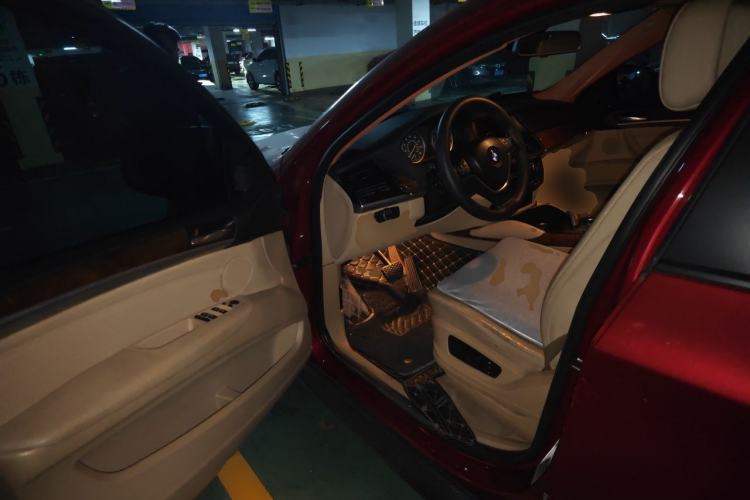 Used BMW X6  Driver Seat