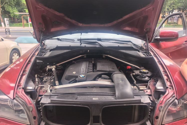 Used BMW X6 2012 xDrive35i Engine Bay