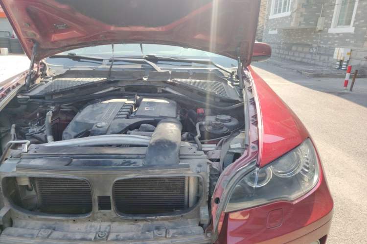 Used BMW X6 2012 xDrive35i Engine Bay Left