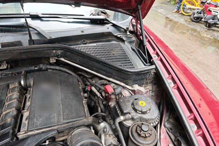 Used BMW X6 2012 xDrive35i Engine Bay Left