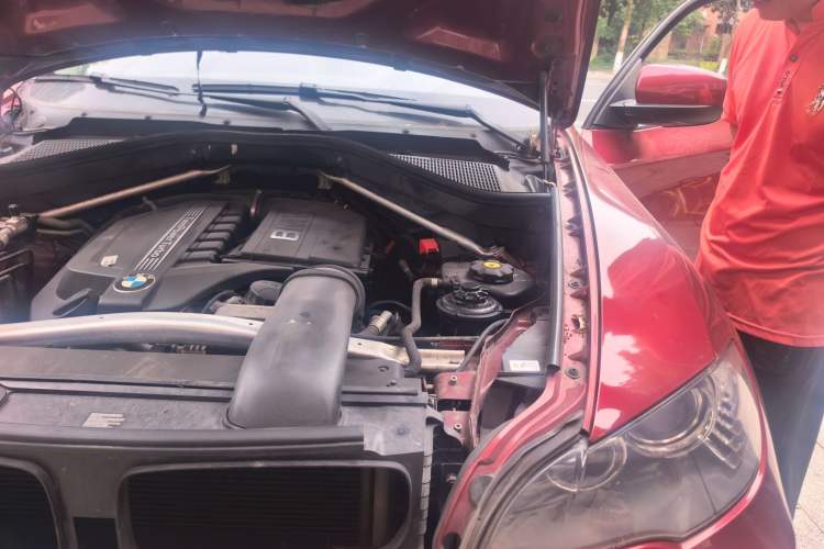 Used BMW X6 2012 xDrive35i Engine Bay Left