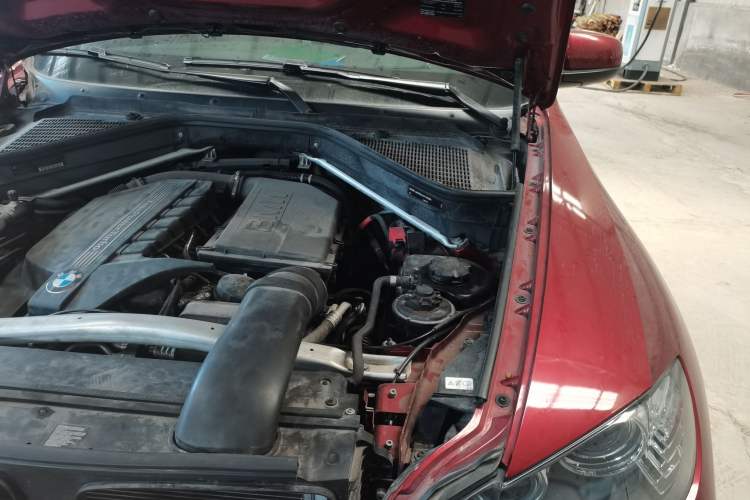 Used BMW X6  Engine Bay Left