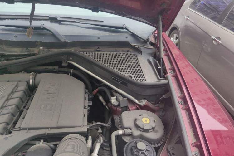 Used BMW X6 2012 xDrive35i Engine Bay Left