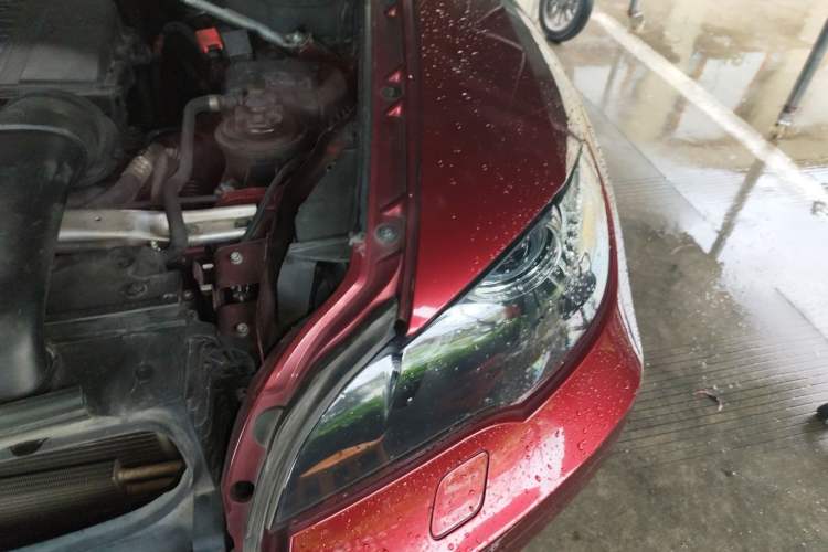Used BMW X6 2012 xDrive35i Engine Bay Left