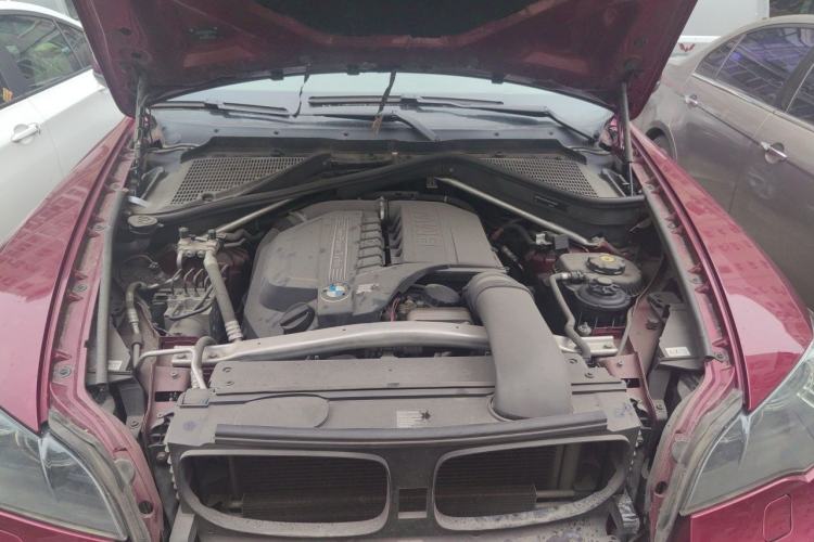 Used BMW X6 2012 xDrive35i Engine Bay
