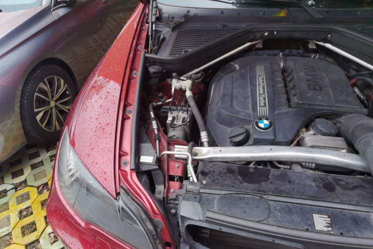 Used BMW X6 2012 xDrive35i Engine Bay Right