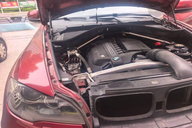 Used BMW X6 2012 xDrive35i Engine Bay Right