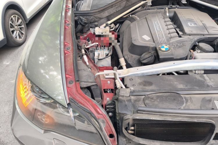 Used BMW X6 2012 xDrive35i Engine Bay Right