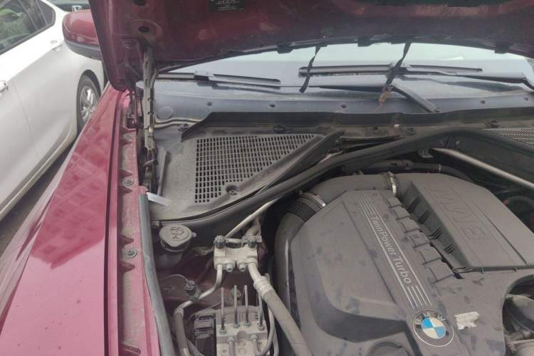 Used BMW X6 2012 xDrive35i Engine Bay Right