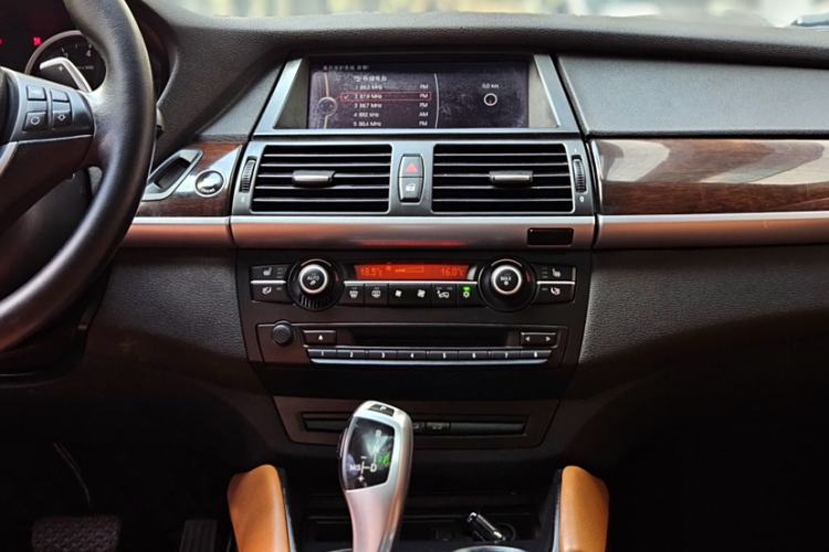 Used BMW X6 2012 xDrive35i Interior 12