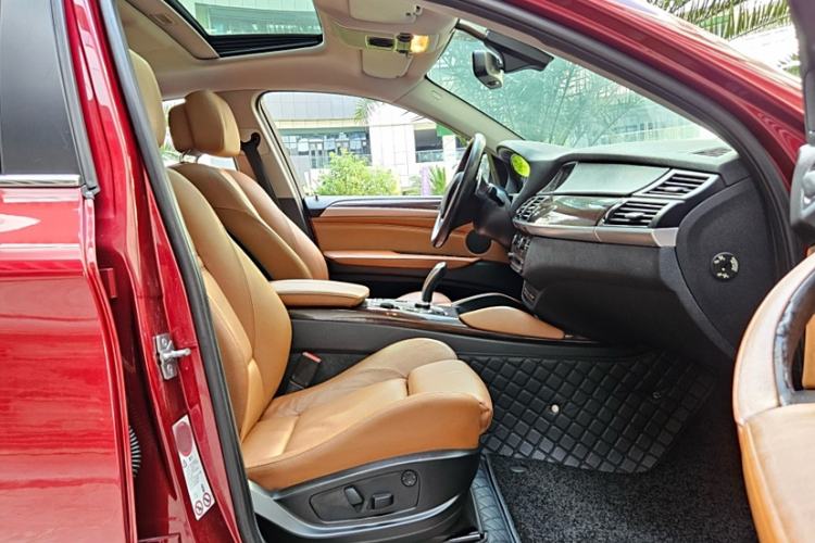 Used BMW X6 2012 xDrive35i Interior 6