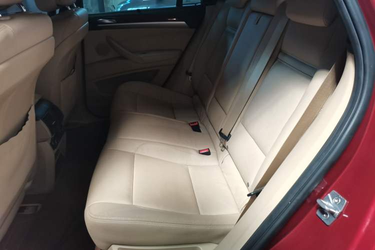 Used BMW X6  Left Rear Seat