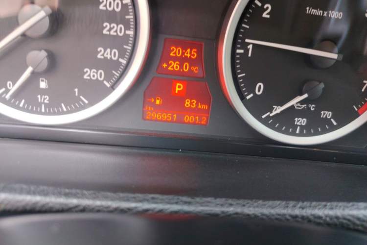 Used BMW X6 2012 xDrive35i Odometer Close Up