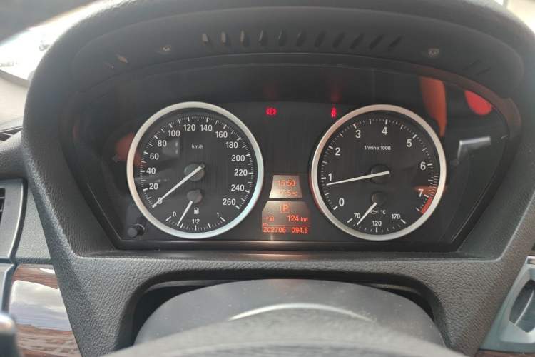 Used BMW X6 2012 xDrive35i Odometer Close Up