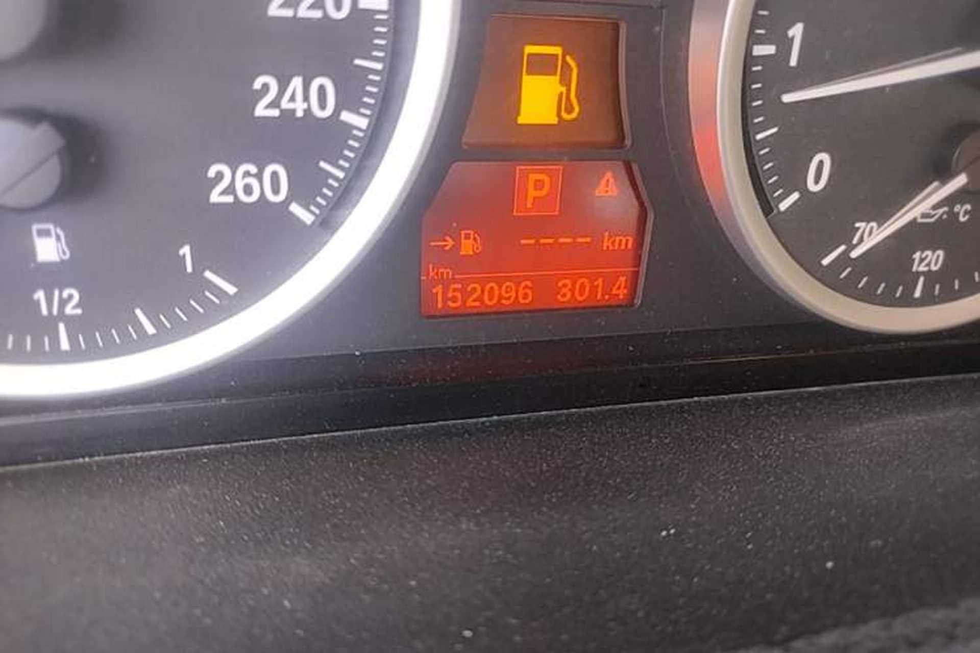 Used BMW X6 2012 xDrive35i Odometer Close Up