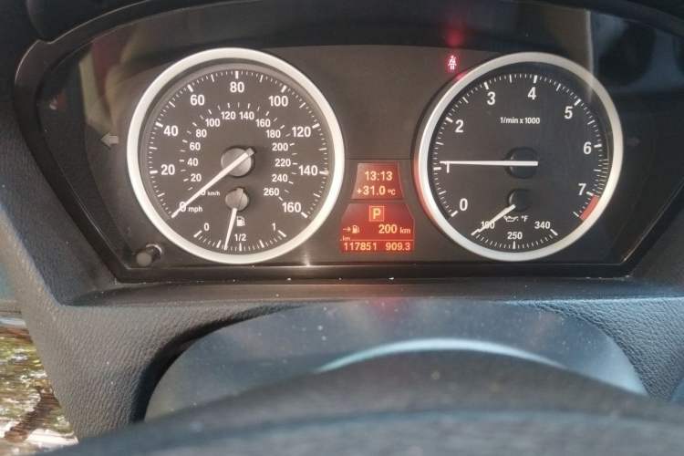Used BMW X6 2012 xDrive35i U.S. specification Odometer Close Up
