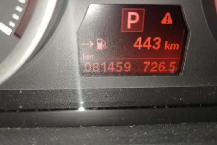 Used BMW X6  Odometer Close Up