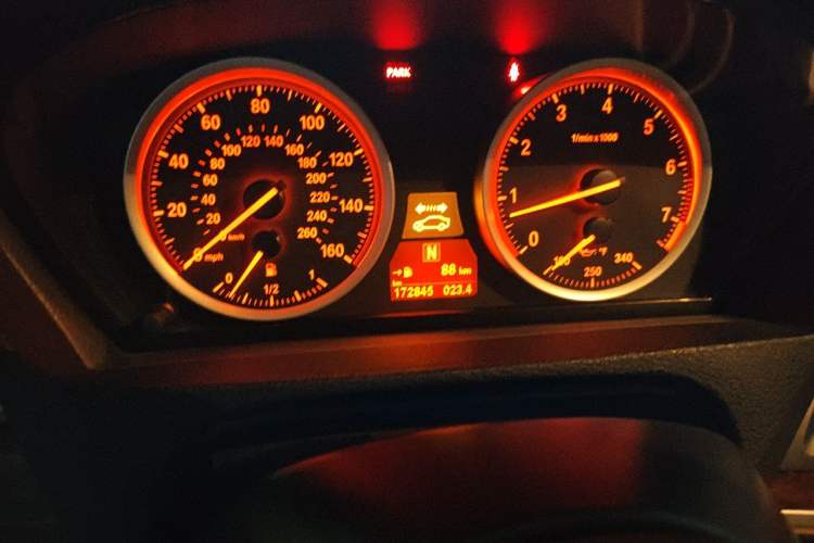 Used BMW X6 2012 xDrive35i Odometer Close Up