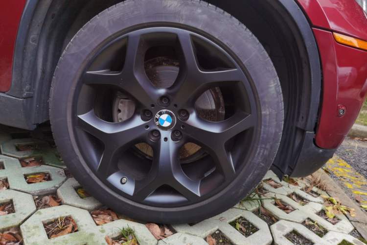 Used BMW X6 2012 xDrive35i Right Front Wheel Hub