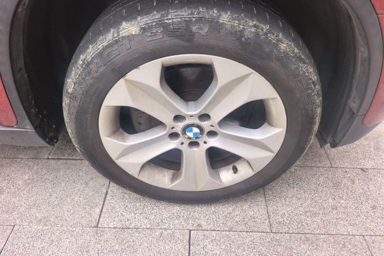 Used BMW X6 2012 xDrive35i Right Front Wheel Hub