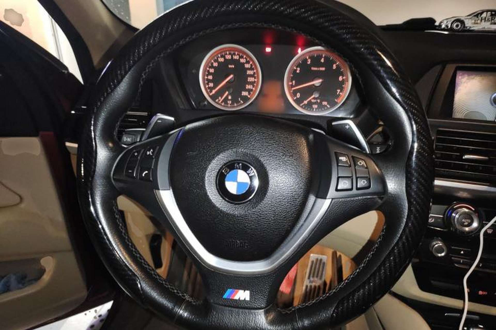 Used BMW X6 2012 xDrive35i Middle East version 5-seater Steering Wheel