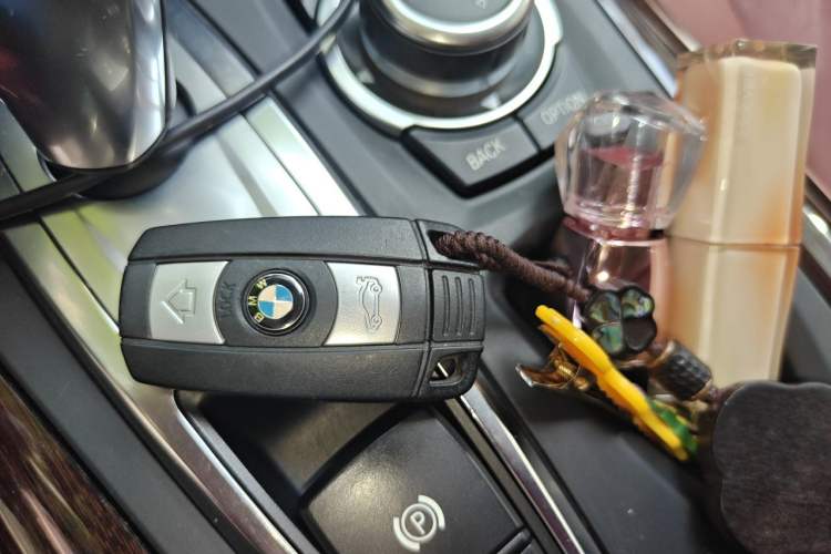 Used BMW X6 2012 xDrive35i U.S. specification Vehicle Key