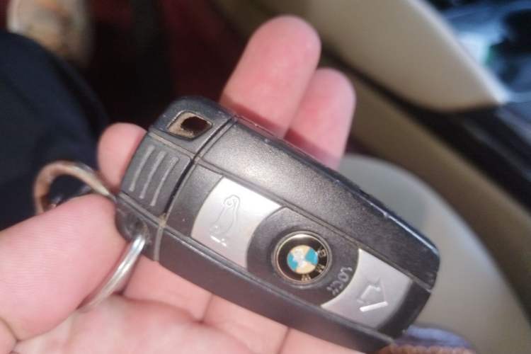 Used BMW X6 2012 xDrive35i U.S. specification Vehicle Key