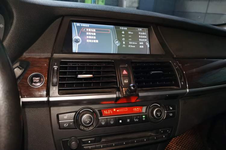 Used BMW X6 2012 xDrive35i Audio And AC Panel