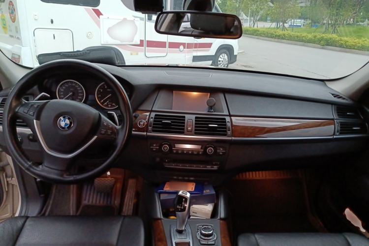Used BMW X6 2012 xDrive35i Center Console