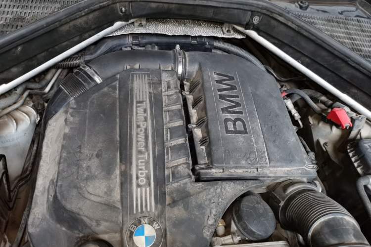 Used BMW X6 2012 xDrive35i Engine Bay