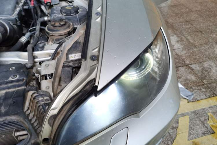 Used BMW X6 2012 xDrive35i Engine Bay Left