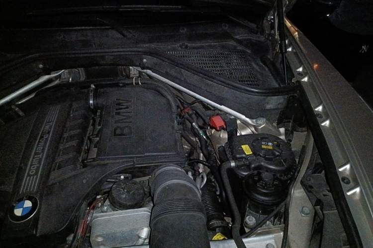 Used BMW X6 2012 xDrive35i Engine Bay Left