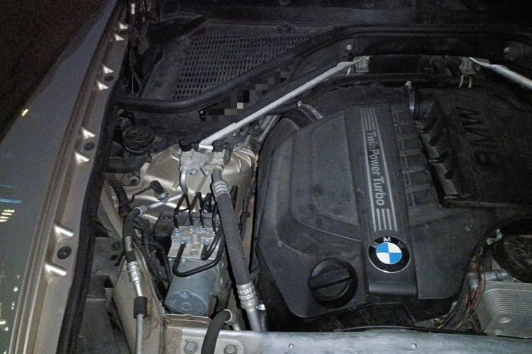 Used BMW X6 2012 xDrive35i Engine Bay Right
