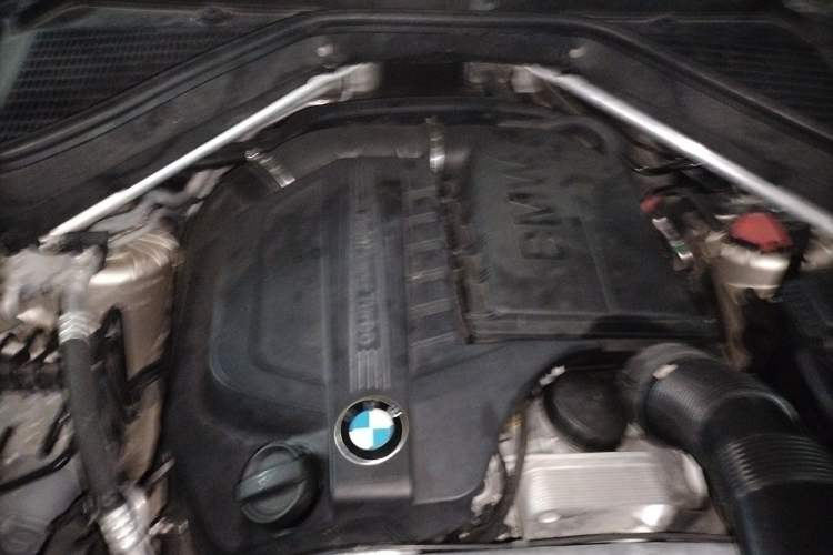 Used BMW X6 2012 xDrive35i Engine Bay