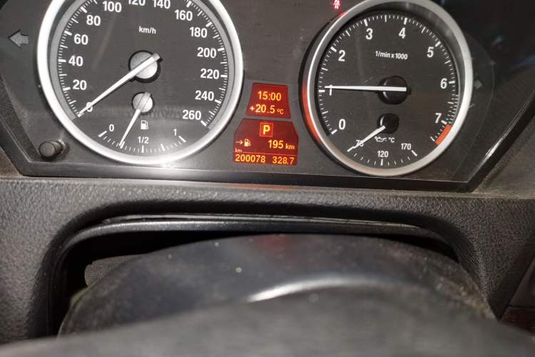 Used BMW X6 2012 xDrive35i Odometer Close Up