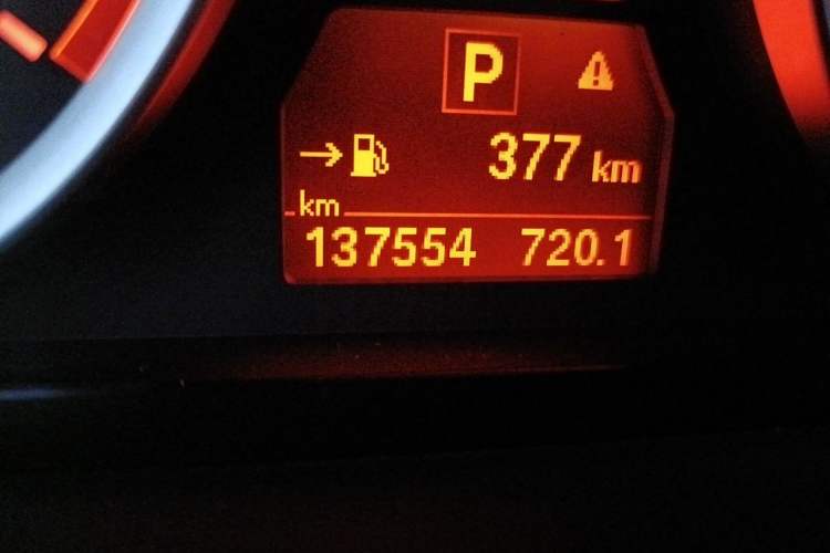 Used BMW X6 2012 xDrive35i Odometer Close Up