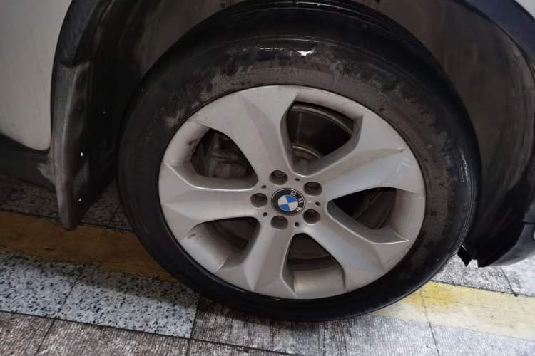 Used BMW X6 2012 xDrive35i Right Front Wheel Hub