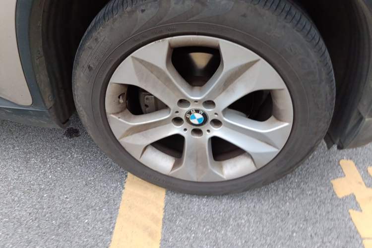 Used BMW X6 2012 xDrive35i Right Front Wheel Hub