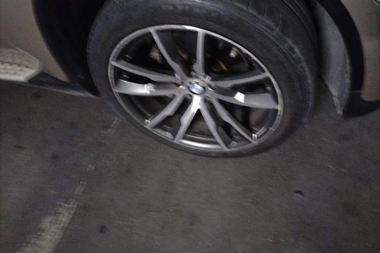 Used BMW X6 2012 xDrive35i Right Front Wheel Hub