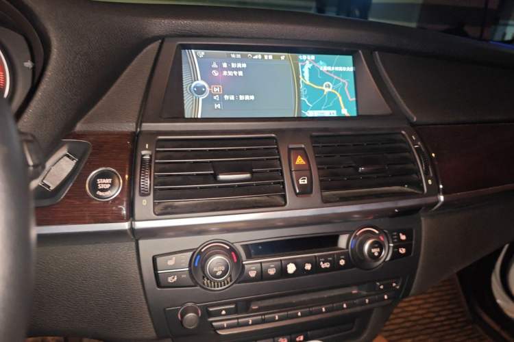 Used BMW X6 2012 xDrive35i Audio And AC Panel