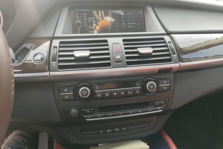 Used BMW X6 2012 xDrive35i Audio And AC Panel