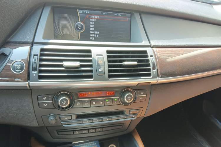 Used BMW X6 2012 xDrive35i Audio And AC Panel
