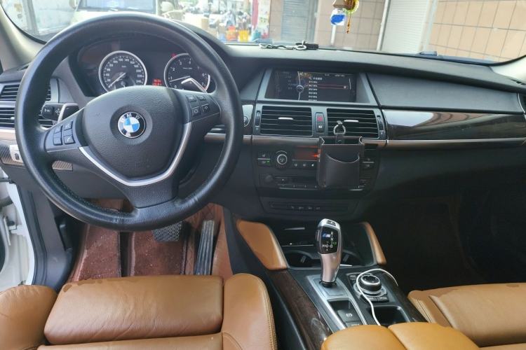 Used BMW X6 2012 xDrive35i Center Console