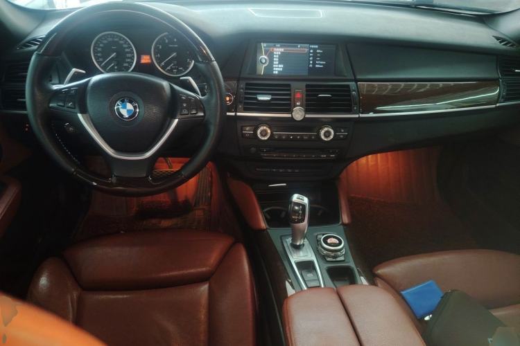 Used BMW X6  Center Console