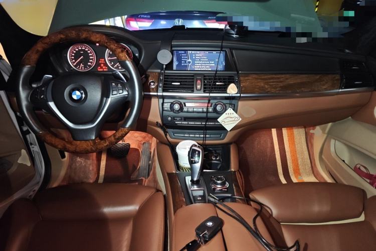Used BMW X6  Center Console