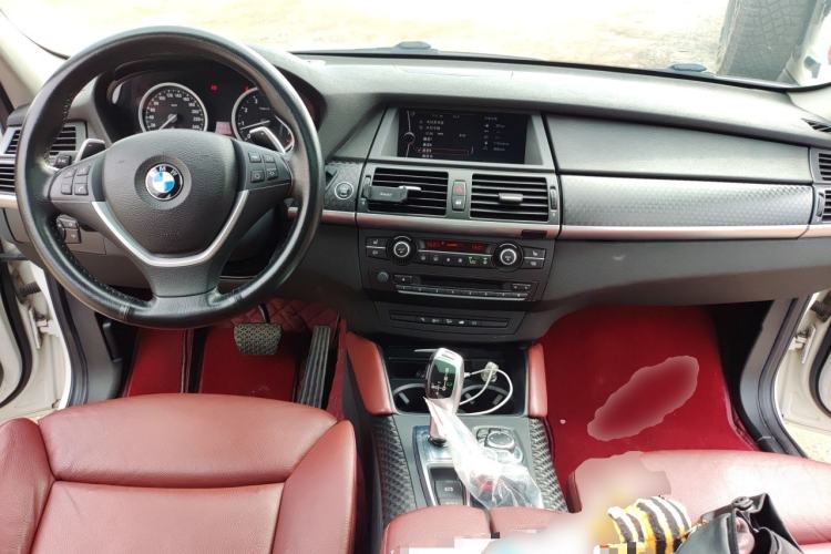 Used BMW X6  Center Console