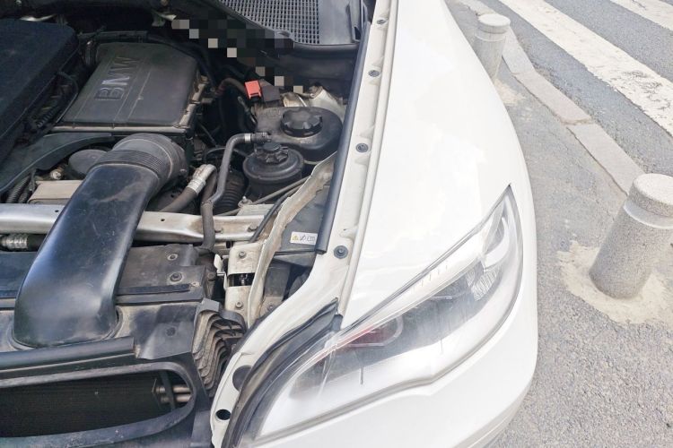Used BMW X6  Engine Bay Left