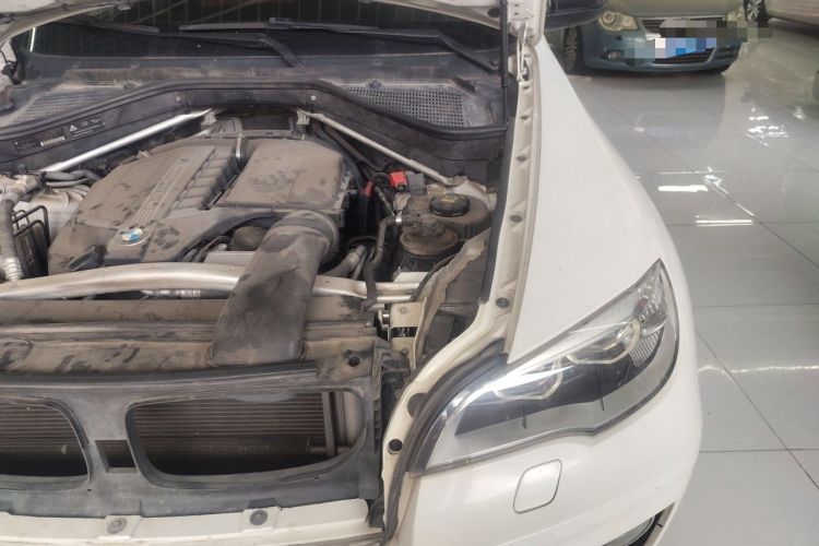 Used BMW X6  Engine Bay Left