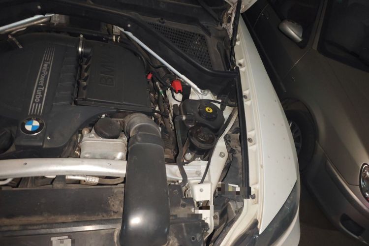 Used BMW X6 2012 xDrive35i Engine Bay Left