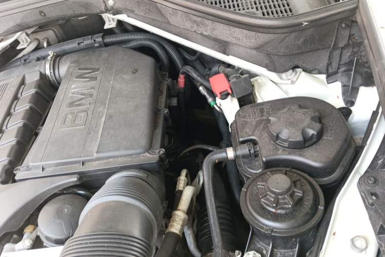 Used BMW X6 2012 xDrive35i Engine Bay Left